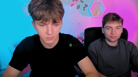 Snapshot of travis_wolf_ chatting on 12/04/25, 08:06 Travis online show from 12/04/25, 08:06