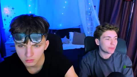 Snapshot of travis_wolf_ chatting on 12/13/25, 08:47 Travis online show from 12/13/25, 08:47