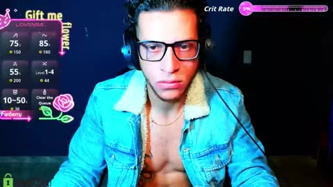 Snapshot of travisdiamonds chatting on 09/18/25, 08:05 TRAVIS. online show from 09/18/25, 08:05