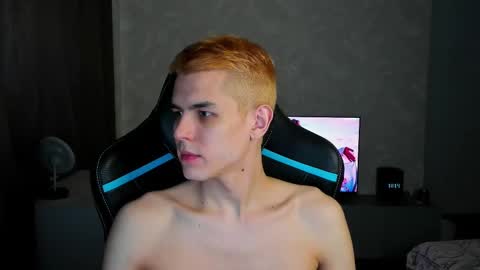 Snapshot of travisrivas chatting on 03/08/25, 03:13 travisrivas online show from 03/08/25, 03:13