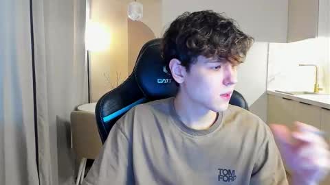 Snapshot of travisrivas chatting on 10/10/25, 08:57 travisrivas online show from 10/10/25, 08:57