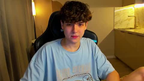 Snapshot of travisrivas chatting on 10/15/25, 03:56 travisrivas online show from 10/15/25, 03:56