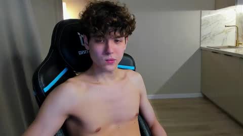 Snapshot of travisrivas chatting on 10/16/25, 03:46 travisrivas online show from 10/16/25, 03:46