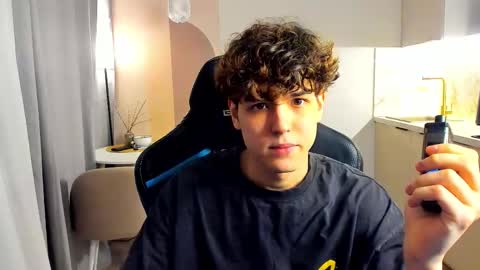 Snapshot of travisrivas chatting on 11/09/25, 01:53 travisrivas online show from 11/09/25, 01:53