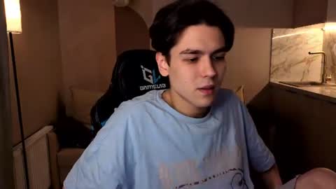 travisrivas online show from 06/10/26, 01:43
