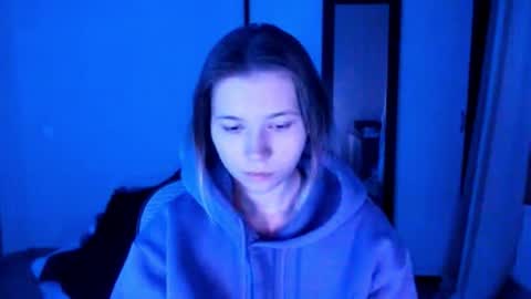 Lisa online show from 11/23/25, 04:07