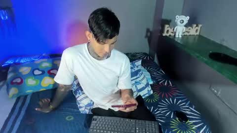 TRAV - INDEPENDENT MODEL online show from 09/08/25, 11:26