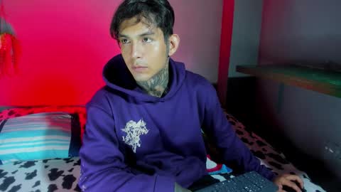 Snapshot of travistanner28 chatting on 10/06/25, 02:20 TRAV - INDEPENDENT MODEL online show from 10/06/25, 02:20