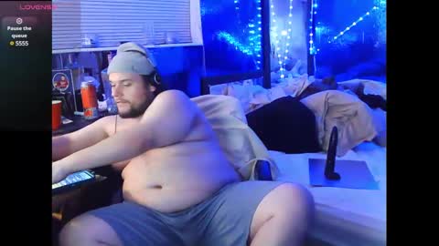 Snapshot of trea2139 chatting on 01/11/25, 02:04 Trea online show from 01/11/25, 02:04