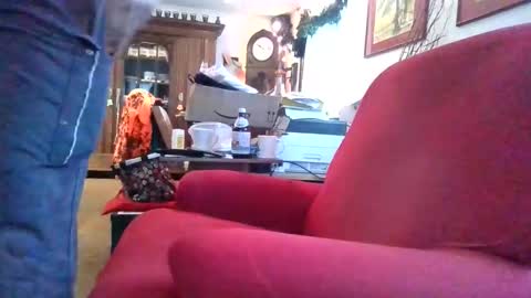Snapshot of trebgeis1 chatting on 12/17/25, 08:42 trebgeis1 online show from 12/17/25, 08:42