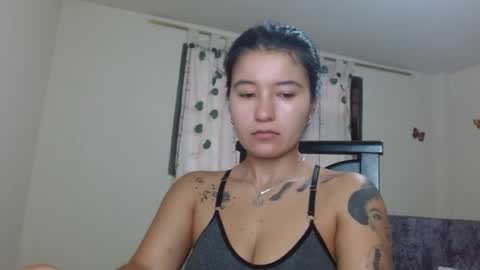 Snapshot of trebol_4 chatting on 05/27/26, 02:25 trebol_4 online show from 05/27/26, 02:25