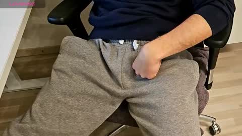 tree1989 online show from 10/12/25, 05:56