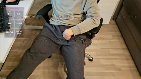 Snapshot of tree1989 chatting on 11/11/25, 07:36 tree1989 online show from 11/11/25, 07:36