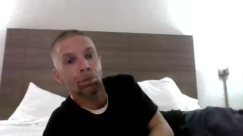 TreeBurner1 online show from 10/18/25, 05:14