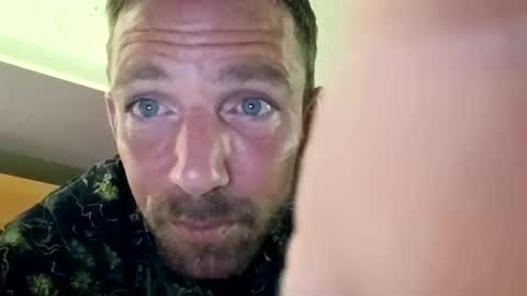 treedude303720 online show from 11/04/25, 08:02