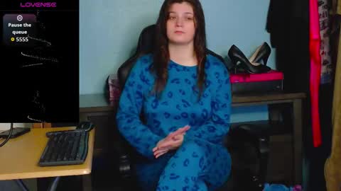 TreeJeanne online show from 11/25/25, 01:27