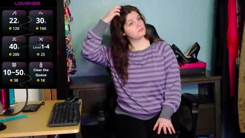 Snapshot of treejeanne chatting on 12/22/25, 03:53 TreeJeanne online show from 12/22/25, 03:53