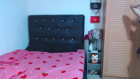 STEPHANiE online show from 10/28/25, 02:59