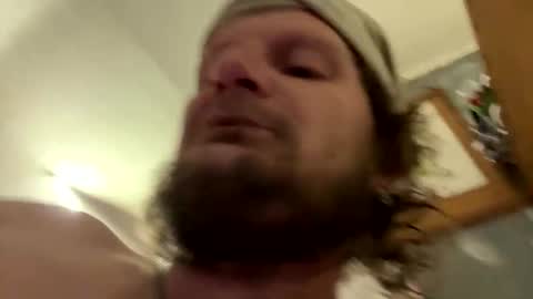 Snapshot of trentlovesitintheass chatting on 12/17/25, 12:44 trentlovesitintheass online show from 12/17/25, 12:44