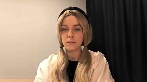 Snapshot of tressamarshbanks chatting on 10/08/25, 07:22 Alice online show from 10/08/25, 07:22