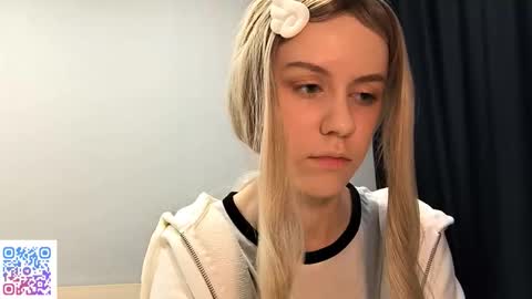 Snapshot of tressamarshbanks chatting on 10/13/25, 06:41 Alice online show from 10/13/25, 06:41