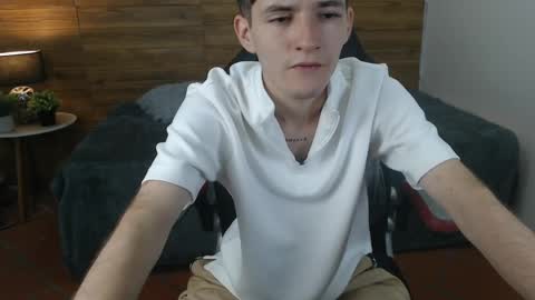 Snapshot of trevor_mob chatting on 04/14/26, 07:42 trevor_mob online show from 04/14/26, 07:42