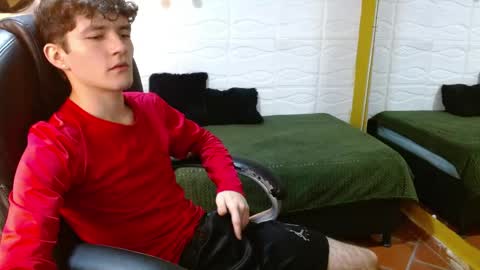 Snapshot of trevor_mob chatting on 05/19/26, 04:24 trevor_mob online show from 05/19/26, 04:24