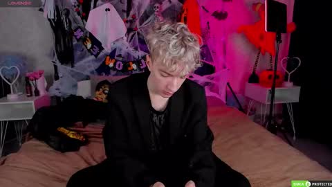 TrevorBenson online show from 10/31/25, 03:29