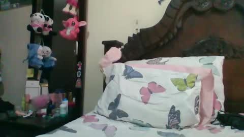 triana_bell online show from 01/07/25, 08:42