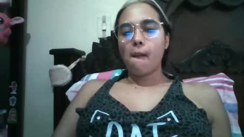 triana_bell online show from 01/29/25, 10:22