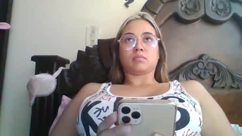 triana_bell online show from 02/21/25, 07:32