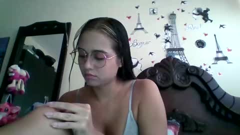 triana_bell online show from 10/02/25, 05:31