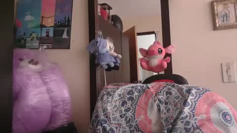 triana_bell online show from 04/06/26, 04:30