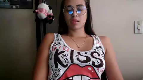 triana_bell online show from 06/11/26, 03:32