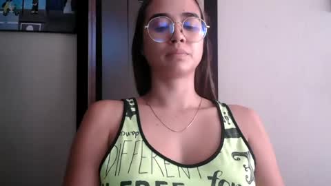 triana_bell online show from 07/06/26, 06:10