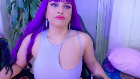 triana_crimson online show from 07/22/26, 12:46