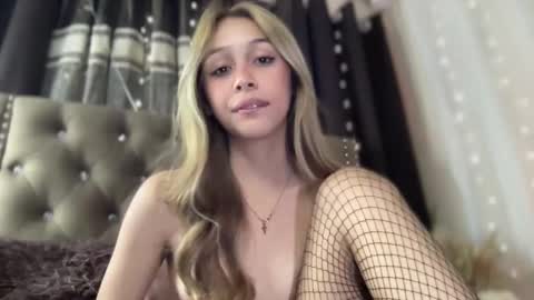 Snapshot of triana_ortega chatting on 01/05/25, 04:59 Triana online show from 01/05/25, 04:59