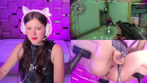 Snapshot of trianna__ chatting on 11/14/25, 02:05 Trianna online show from 11/14/25, 02:05