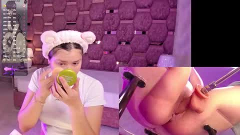 Snapshot of trianna__ chatting on 11/20/25, 01:44 Trianna online show from 11/20/25, 01:44