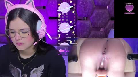 Snapshot of trianna__ chatting on 11/29/25, 01:58 Trianna online show from 11/29/25, 01:58