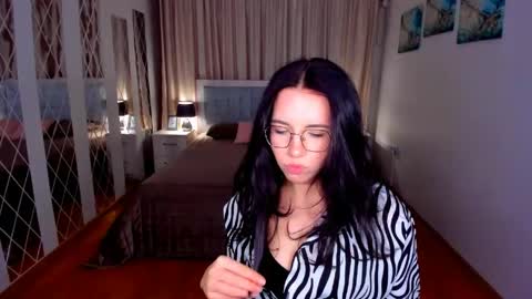Snapshot of triciadaisy chatting on 05/11/26, 04:37 TriciaDaisy online show from 05/11/26, 04:37