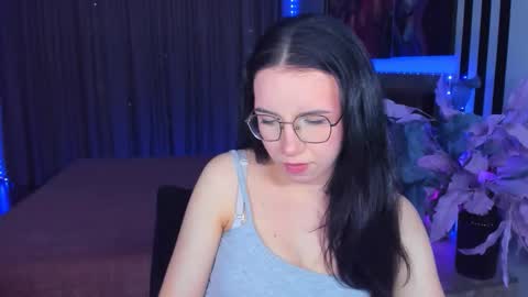 Snapshot of triciadaisy chatting on 05/13/26, 02:36 TriciaDaisy online show from 05/13/26, 02:36