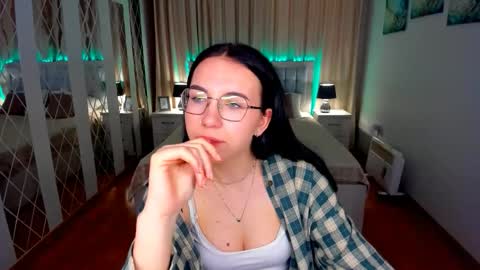 Snapshot of triciadaisy chatting on 05/15/26, 03:30 TriciaDaisy online show from 05/15/26, 03:30
