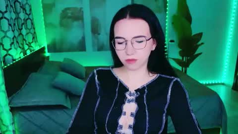 Snapshot of triciadaisy chatting on 05/17/26, 02:46 TriciaDaisy online show from 05/17/26, 02:46