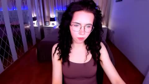 Snapshot of triciadaisy chatting on 06/14/26, 04:03 TriciaDaisy online show from 06/14/26, 04:03