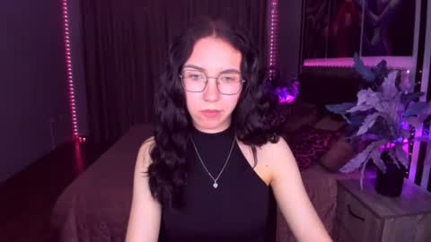 TriciaDaisy online show from 06/19/26, 03:27