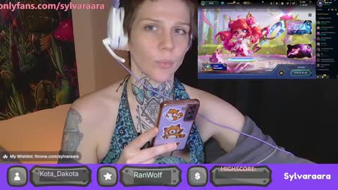 Snapshot of tricky_nymph chatting on 01/16/26, 01:20 Cassie online show from 01/16/26, 01:20