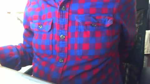 Snapshot of triggerfinger1 chatting on 12/31/24, 04:04 Steve online show from 12/31/24, 04:04