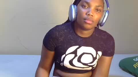 trina_z online show from 07/04/26, 06:58