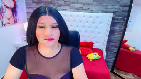 Snapshot of trinity_tsx chatting on 10/04/25, 06:06 SOFIA online show from 10/04/25, 06:06